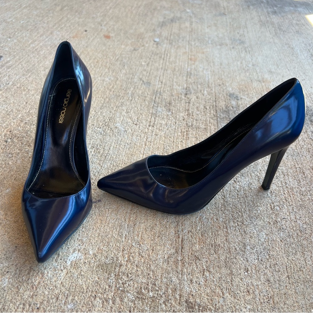 Sergio Rossi Patent Leather Navy Pointed toe Heels